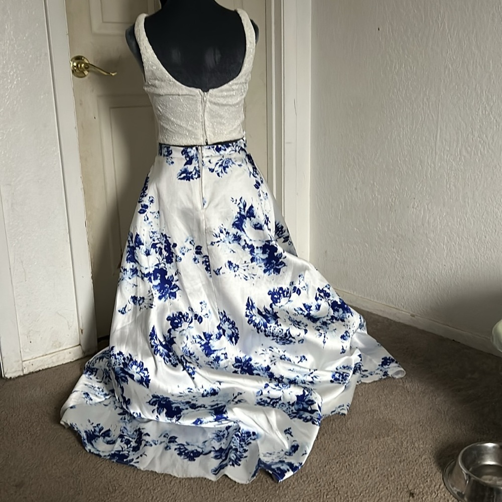 Prom Dress - Picture 3 of 8